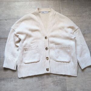 Zara oversized button Up sweater Size M Cream Cardigan